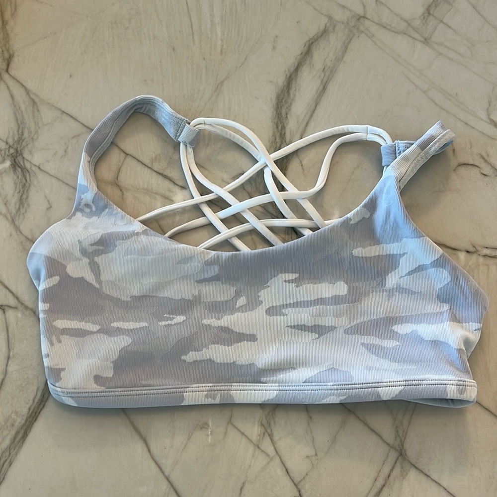 Lululemon Sports Bra Size 6 blue camo